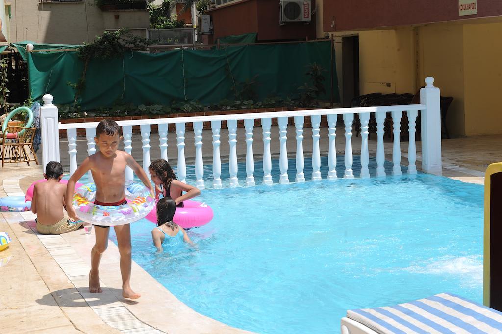 Holiday World Hotel Alanya Esterno foto